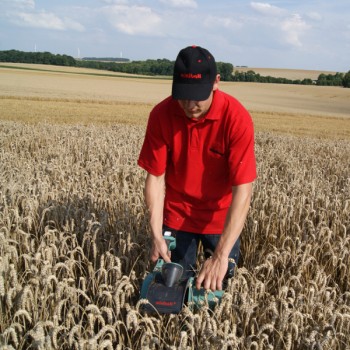 Handheld combine / mini thresher MiniBatt plus 2023