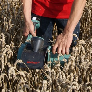 Handheld combine / mini thresher MiniBatt plus 2023